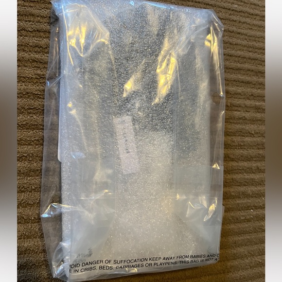 Coach Heart And Bolt Bag Charm nwt in packaging - Picture 3 of 3